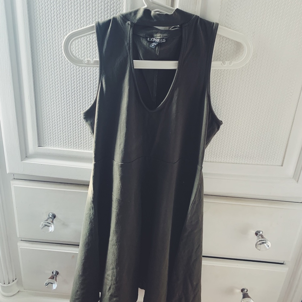 GREEN DRESS